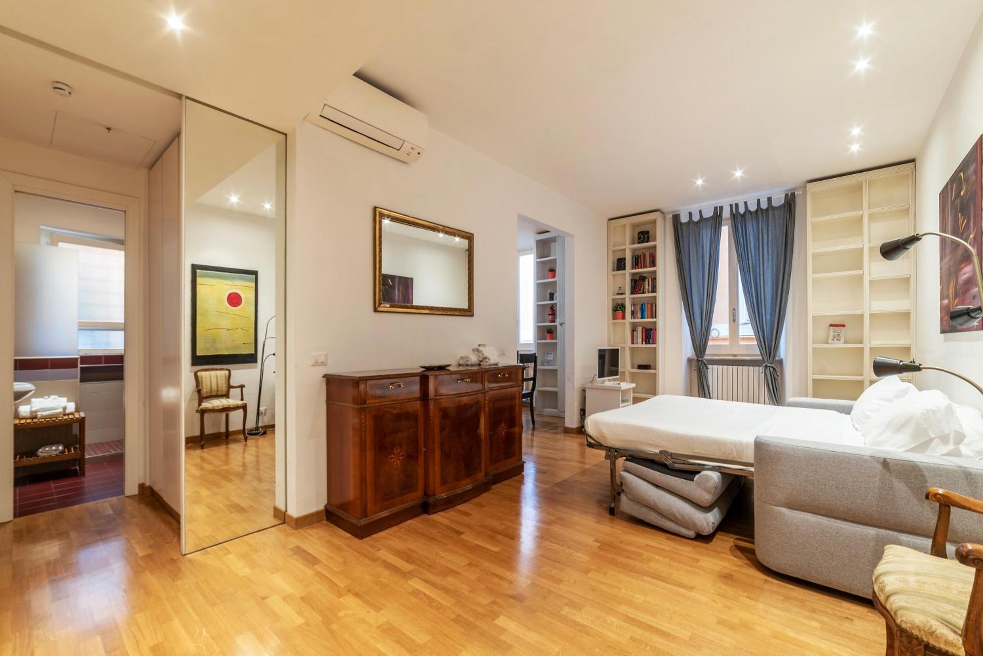 With Terrace Near Piazza Navona - Fromhometorome Rom